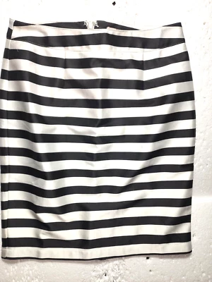 Forever 21 Skirt Womens Small Black White Striped Zip Straight Knee Length - Image 1 of 4
