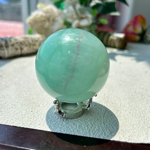 Sfera di fluorite verde naturale 345 g sfera di cristallo di quarzo guarigione 59 mm 10° - Foto 1 di 9