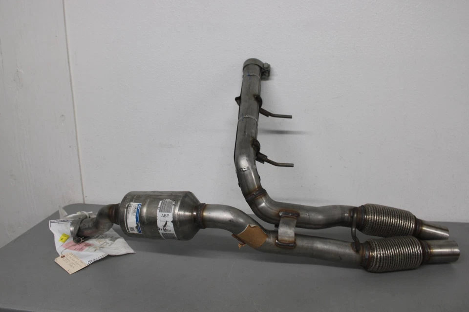 FORD EXPEDITION 3.5L V6 GAS CATALYTIC CONVERTER OEM (2018-2023) Foto 1 de 4