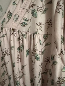 Nuevo con etiquetas Camisón Croft & Barrow Talla 2X Rosa Flores Muy Suave - Imagen 1 de 10