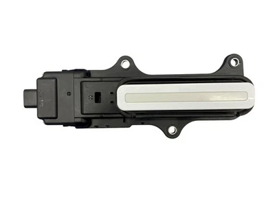 2023 FISKER 海洋原始设备制造商 LH 后左驱动侧外侧门把手 FM2955100080B — 第 1/4 张图片