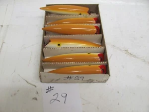 GOLDSTAR 5" VINTAGE FISHING LURE PLUGS LOT OF 6 NEW OLD STOCK # 29 - Picture 1 of 4