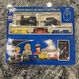 HO SCALE VINTAGE PLANTERS PEANUT BATTERY OPERATED TRAIN SET NO.3332-5 - Picture 1 of 13