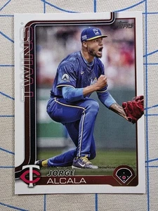 Tarjeta de béisbol 2025 Topps Serie 1 #336 Jorge Alcalá - Imagen 1 de 6