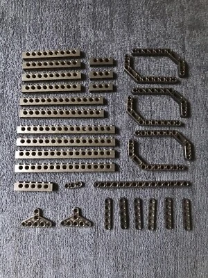 Lot de 30 pièces Lego Technic. Couleur Noir. - Photo 1/4