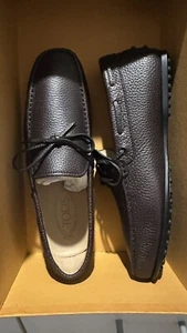 Tod’s Gommino Leather Driving Loafer . Tod’s Sz 6. US Sz 7. New In Box. - Picture 1 of 4