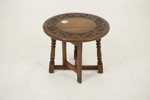 Antique Oak Gateleg, Petite Carved Drop Leaf Table, Scotland 1930, H1097 Cover