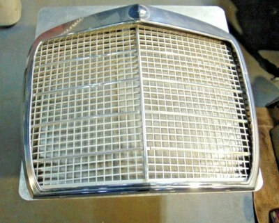 Mercedes Benz W108 W109 280SE 1965-73 SEL 300SEL parrilla del radiador - buen estado - S3 Foto 1 de 4