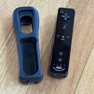 Genuine Nintendo Wii Motion Plus Controller Black With Silicone Grip Sleeve - Picture 1 of 5