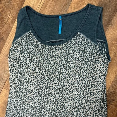 Camiseta sin mangas Kuhl para mujer talla grande estampado floral sin mangas senderismo verde pulóver Foto 1 de 4