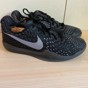 Scarpe da basket Nike Kobe Mamba Instinct sneakers taglia 8 grigio nero 852473-001 - Foto 1 di 17