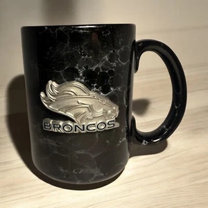 Tazza Caffè Denver Broncos Marmo Nero - Logo Metallo 3D | Squadra NFL da Collezione - Foto 1 di 3