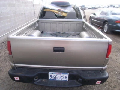 Used Front Left Door Assembly Front fits: 2003 Chevrolet S10/s15/sonoma manual F Foto 1 de 4