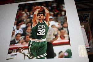 BOSTON CELTICS KEVIN MCHALE #32 SIGNED 16X20 PHOTO NBA HOF & COACH JSA WITNESS - Picture 1 of 1