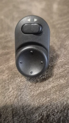 99-09 Saab 9-5 99-03 9-3 Interruptor de espejo retrovisor lateral eléctrico de fábrica parte # 5241211 Foto 1 de 2