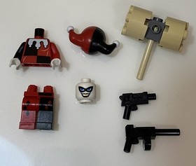 LEGO Batman 7886 Harley Quinn Minifigure Bat026 9.5/10 Condition w/ Accessories