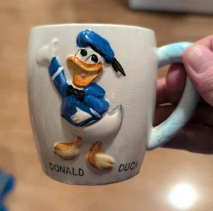 VINTAGE WALT DISNEY PRODUCTIONS DONALD DUCK COFFEE MUG/CUP 3 1/2" MADE IN JAPAN - Picture 1 of 6