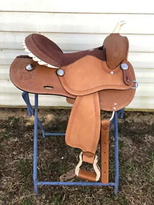 New 16" Western Leather Barrel Trail Saddle SQHB 363 Silver Laced Rawhide Cantle - Picture 1 of 9