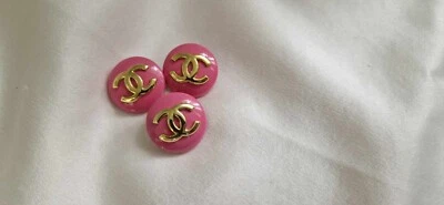 LOT OF 3 CC CHANEL FUCHSIA PINK BUTTONS 20MM - Image 1 of 4
