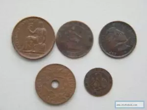 Moneda Lote 5 Monedas de Cobre Varios Años - Picture 1 of 2