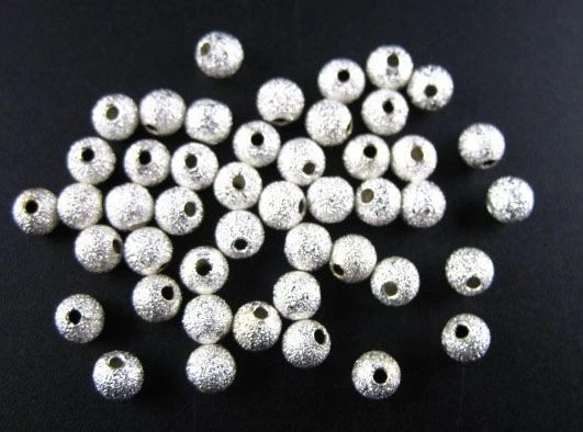 300 PIEZAS Cuentas de Polvo de Estrellas Placa de Plata Espaciador Redondo 4mm C335SP Foto 1 de 1