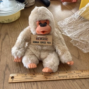 Russ Berrie GONGA Gorilla Ape Plush THUMB SUCKER Sucking 8” #595 W/ Sign Vintage - Picture 1 of 9