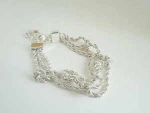 Charter Club silberfarbenes Twist Armband - neu - Bild 1 von 1