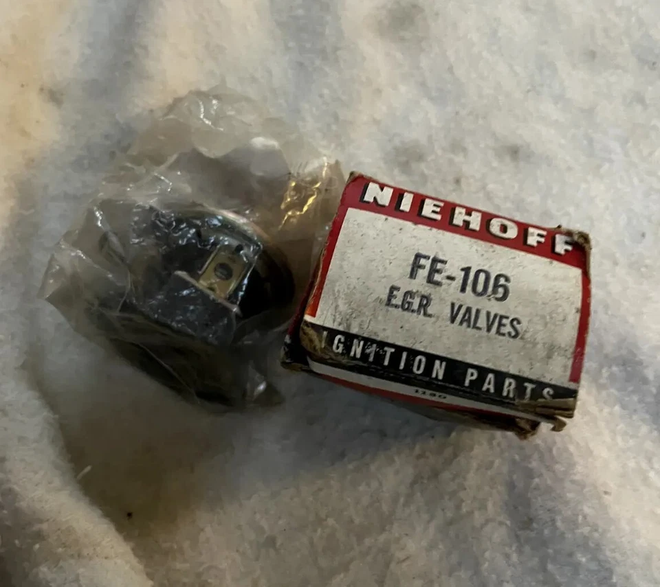 Válvula Carter 33-106 EGR 17050472 3227072 17052142 FE-106 Jeep Buick Chevrolet Foto 1 de 1