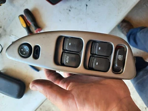04-07 CHEVY MALIBU DRIVER LEFT SIDE MASTER POWER WINDOW SWITCH - Picture 1 of 3