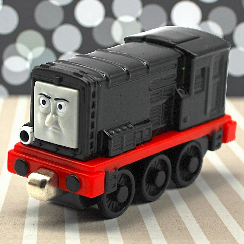 Tren diésel Take Along N Play Thomas The Tank Engine & Friends. Negro y rojo Foto 1 de 4