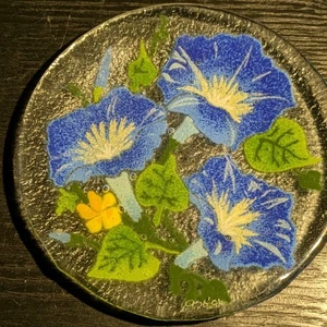 Peggy Karr Schmelzglas Morning Glory Teller 6" signiert - Bild 1 von 4