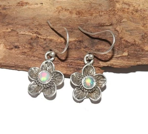 beautiful flower earring in 925 silver fire opal tiny opal earring gift for mom - Picture 1 of 11