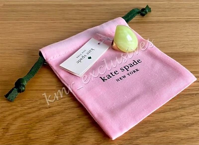 Nuevo en Paquete Kate Spade “Anillo de Resina de Estado de ánimo” Anillo llamativo en Como Nuevo/Dorado Tamaño: 5 Precio de venta sugerido por el fabricante: $99 Foto 1 de 4