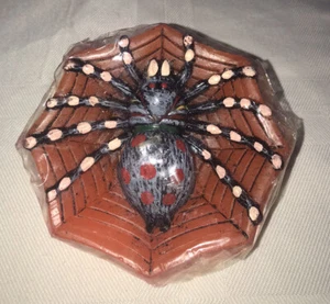 Vela araña negra pintada a mano espuma cera novedad Robert Alan - Imagen 1 de 6