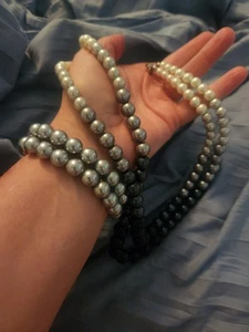 Set aus schweren Perlen ombre weiß grau schwarz Doppelschnur Halskette und 2 Armband - Bild 1 von 10