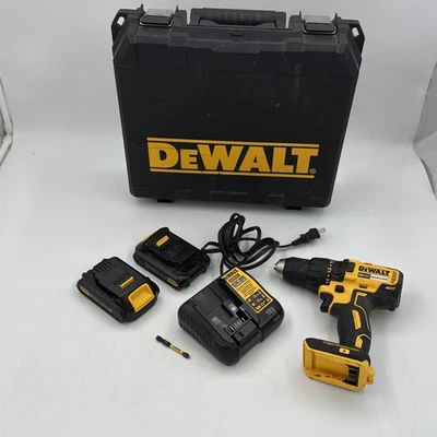 DEWALT DCD777 20V sin escobillas 1/2" con cargador DCB107 y 2 baterías DCB207 y estuche Foto 1 de 4
