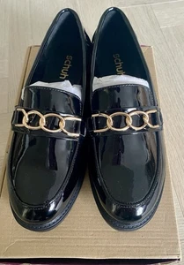 ✨ Schuh Black Patent Leather Loafers – Girls Size 37 (UK 4)! Brand New ✨ - Picture 1 of 3