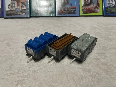 Thomas & Friends Tomy Trackmaster 3 Troublesome Trucks With Cargo - Image 1 of 4