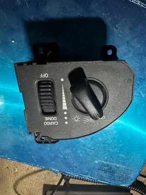 Dodge Ram 1500/2500/3500 1999-2001 interruptor de atenuación de faros Foto 1 de 2