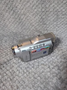 Samsung Camcorder Mini DV SCD23 800X Untested No Charger Has Battery *Parts* - Picture 1 of 10
