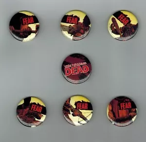 THE WALKING DEAD SET 7 PEZZI BOTTONI - FUMETTI IMMAGINE/2012 - Foto 1 di 1
