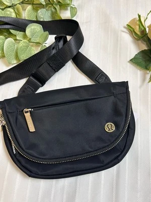 NUEVO CON ETIQUETAS $88 Lululemon Toda la Noche Festival Bolso Cinturón Pequeño 2L - NEGRO Foto 1 de 4