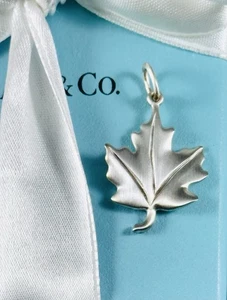 Tiffany & Co Sterlingsilber Ahornblatt Anhänger Charm 4 Armband/Halskette. NEU - Bild 1 von 6