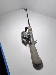 Vintage Zebco UL3 Classic Feather Touch Spincast 4’6” 1705 Retractable Rod. - Picture 1 of 20