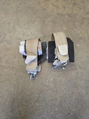 08-13 Infiniti G37 Center Rear Seat Belt Retractor Assembly OEM Set Front  — 第 1/4 张图片