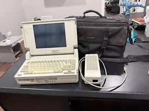 VINTAGE Compaq SLT/286 Portable Laptop Computer Model 2680-Powers On! - Picture 1 of 15