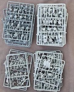 Job Lot Orge & Gnoblar Figures and Pieces on Sprue - Plastic - Picture 1 of 13