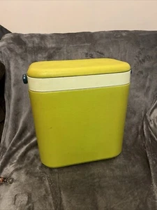 Retro Vintage Cool Box - Green - Quattro Elle Urgnano Magnetic Lid Made in Italy - Picture 1 of 5