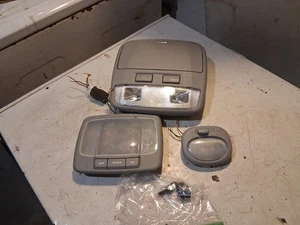 2001 - 2005? Luces de lectura de mapas superiores Hyundai Santa Fe asiento trasero delantero carga - Imagen 1 de 24