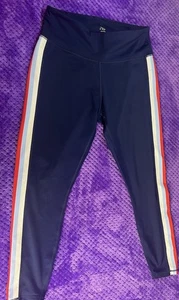 Crown & Ivy Leggings Größe M dunkelblau mit rot-weißen und blauen Streifen unten am Bein - Bild 1 von 3